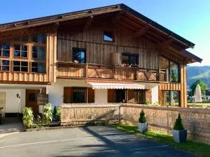 At the Potter’s House - 埃布斯