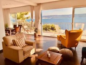 Blue Villa with Whirlpool, BBQ and Wifi - Celina