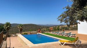 Agradable Chalet con piscina en Villaharta