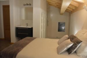 Chalets Chalet Alexanne - Meuble de tourisme classe 3 etoiles - Porte de St Gervais : photos des chambres