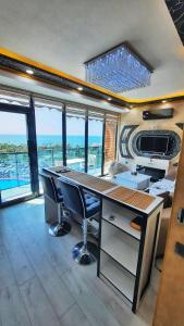 Sea View Metro City Appartment