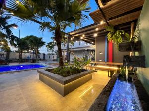 The Uniique Haus - Johor 1st Staycation Water Dining Experience