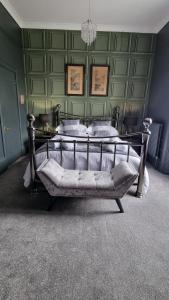 Deluxe Double Room with Shower room in Marley House Bed and Breakfast
