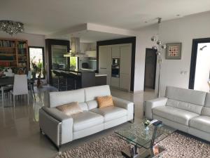 Villas Villa contemporaine avec vue imprenable et Jacuzzi : photos des chambres