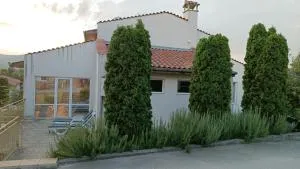 Приятна къща за почивка Караколев 1 - Rogachevo