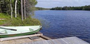 Pusikko - Cozy Lake Villa - Ice Swimming - Sauna - Fireplace - Barbeque Shed