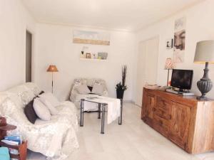 Appartements Locations-06 Lolivier - Residence With Swimming Pool Near Cannes : photos des chambres