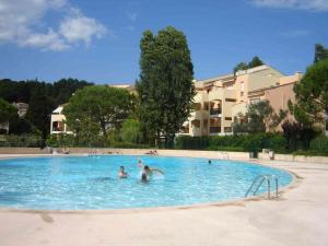 Appartements Locations-06 Lolivier - Residence With Swimming Pool Near Cannes : photos des chambres