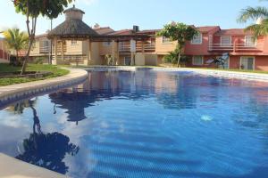 Luxury Home Ixtapa Balcony Pool BBQ AA WIFI 250mbs!