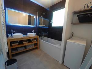 Maisons de vacances Gite a la campagne avec jacuzzi : photos des chambres