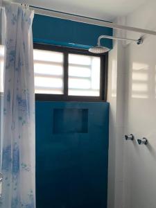 Hotel Casa Mandarine , Amazing Private Rooms w Balcony, Rooftop, Hammocks, AC, SmarTV, 100mbs!