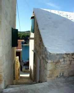 Apartments by the sea Povlja, Brac - 710