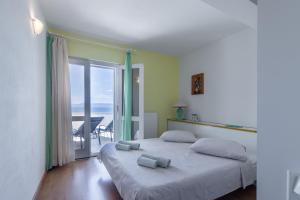 Apartments by the sea Puntinak, Brac - 718