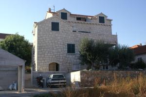 Apartments by the sea Postira, Brac - 739