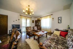 Apartments with a parking space Postira, Brac - 742