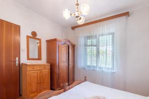 Apartments by the sea Sumartin, Brac - 764