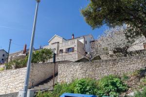 Apartments with parking space Postira, Brac - 765