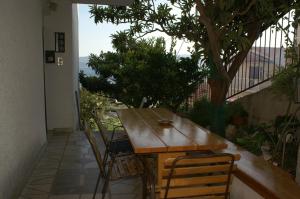 Apartments by the sea Duce, Omis - 945