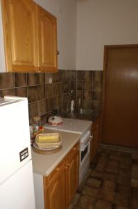 Apartments by the sea Duce, Omis - 945