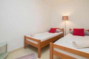 Apartments by the sea Seget Vranjica, Trogir - 978