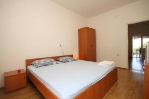 One-Bedroom Apartment room in Apartments and rooms by the sea Lucica Lastovo - 990