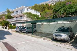 Apartments by the sea Pisak, Omis - 1010