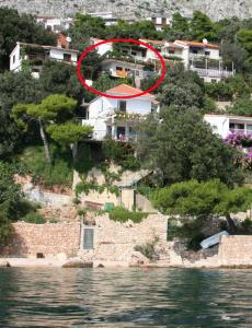 Apartments by the sea Stanici, Omis - 1026