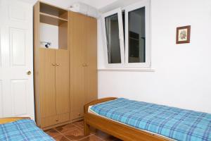 Seaside apartments with a swimming pool Puntinak, Brac - 769