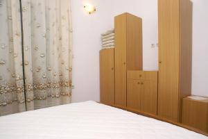 Seaside apartments with a swimming pool Puntinak, Brac - 769