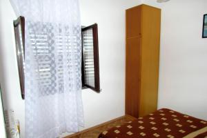Apartments with parking space Kraj, Pasman - 696