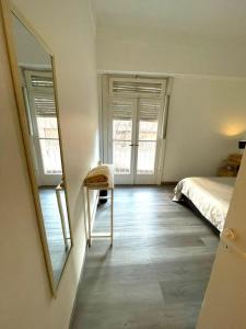 3 ambientes con balcón y Pràctico, lindo y con todo cerca!