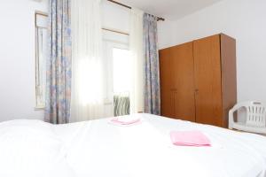 Apartments with parking space Marusici, Omis - 954