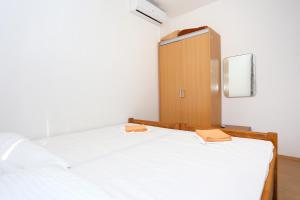 Apartments with parking space Marusici, Omis - 954