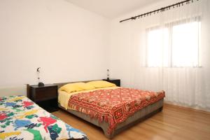 One-Bedroom Apartment with Terrace and Sea View room in Apartments by the sea Ugljan - 846