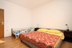 Apartments by the sea Ugljan - 846