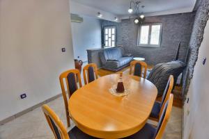 Apartments with parking space Sutivan, Brac - 752