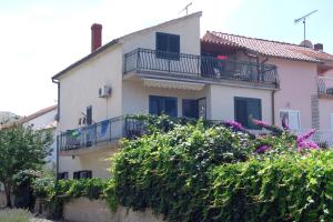 Apartments by the sea Zaboric, Sibenik - 958