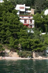 Apartments by the sea Stanici, Omis - 1049