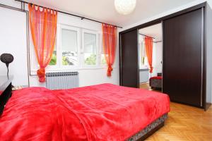 Apartments by the sea Stanici, Omis - 1031