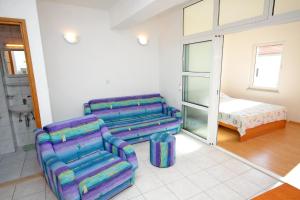 One-Bedroom Apartment with Balcony and Sea View room in Apartment Marusici 962b