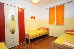 Apartments by the sea Mastrinka, Ciovo - 1005