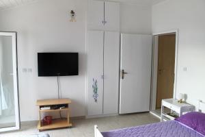 Apartments by the sea Mimice, Omis - 656