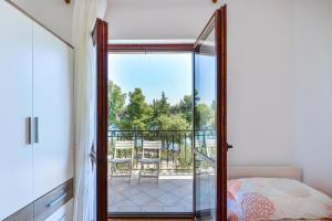 Apartments by the sea Tkon, Pasman - 698