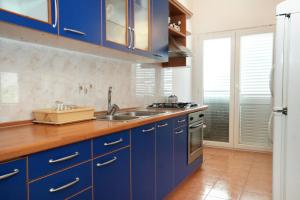 Apartments by the sea Kali, Ugljan - 837