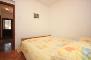 Apartments by the sea Marusici, Omis - 957