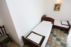 Apartments by the sea Pisak, Omis - 1014