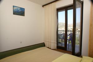 Apartments by the sea Seget Vranjica, Trogir - 1050