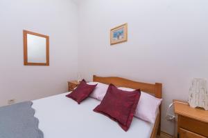 Apartments by the sea Zivogosce - Blato, Makarska - 1057