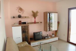 Apartments by the sea Pisak, Omis - 658