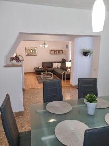 Apartments by the sea Postira, Brac - 706